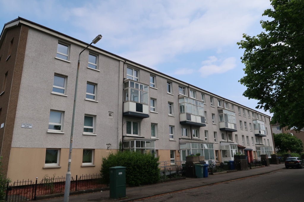 Flat Gilmour Place in Glasgow