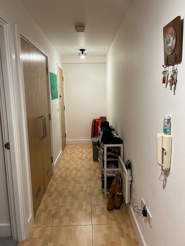 Room Long Lane in Greater London