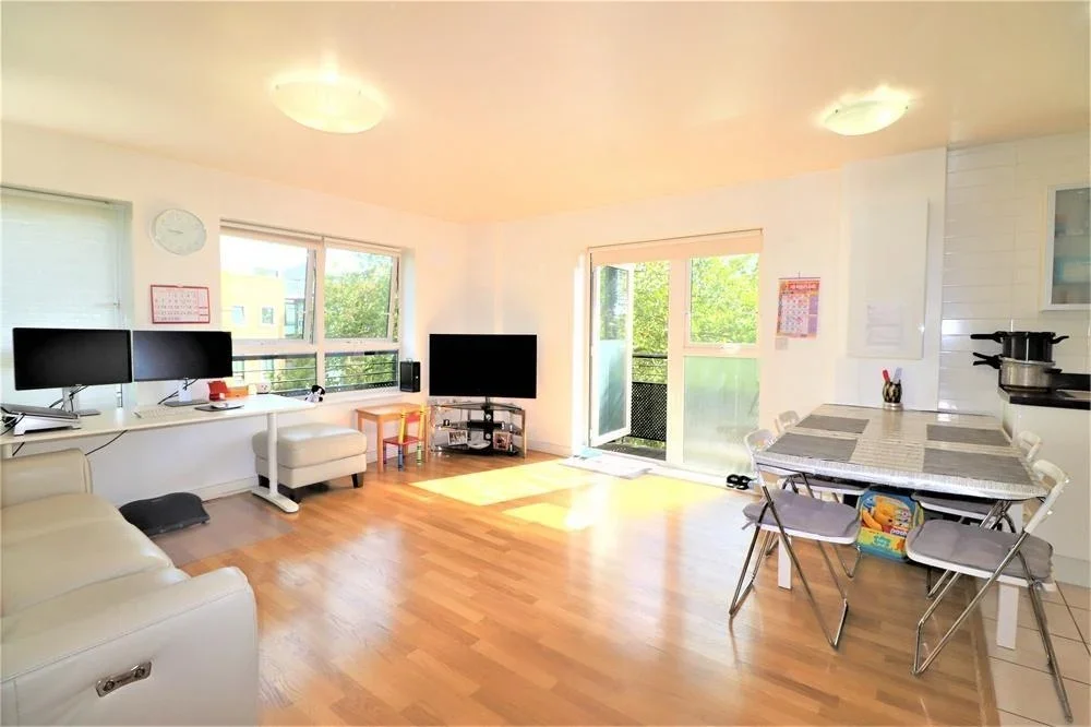 Flat Primrose Place in Greater London