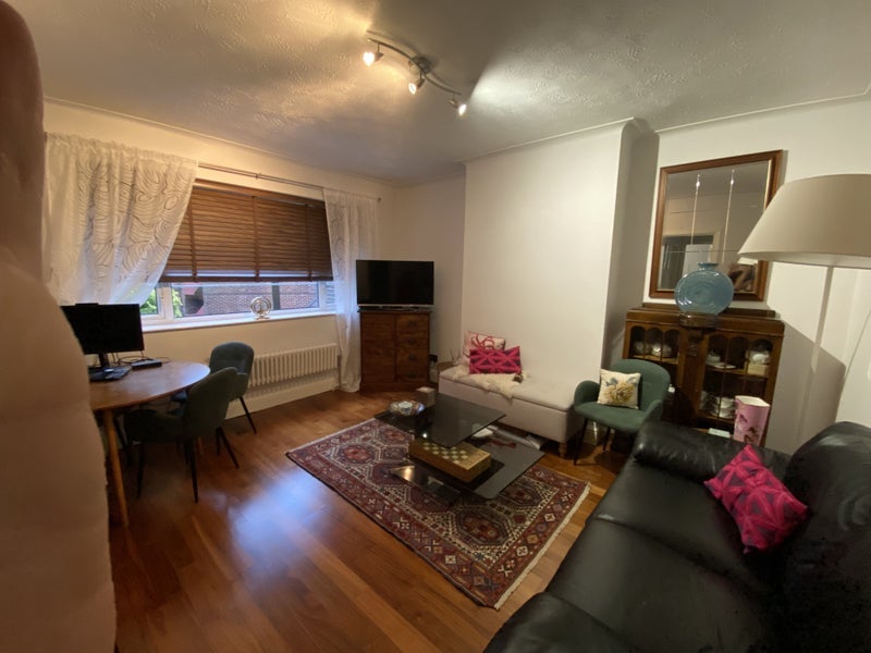 Flat Wilmslow Road in Manchester
