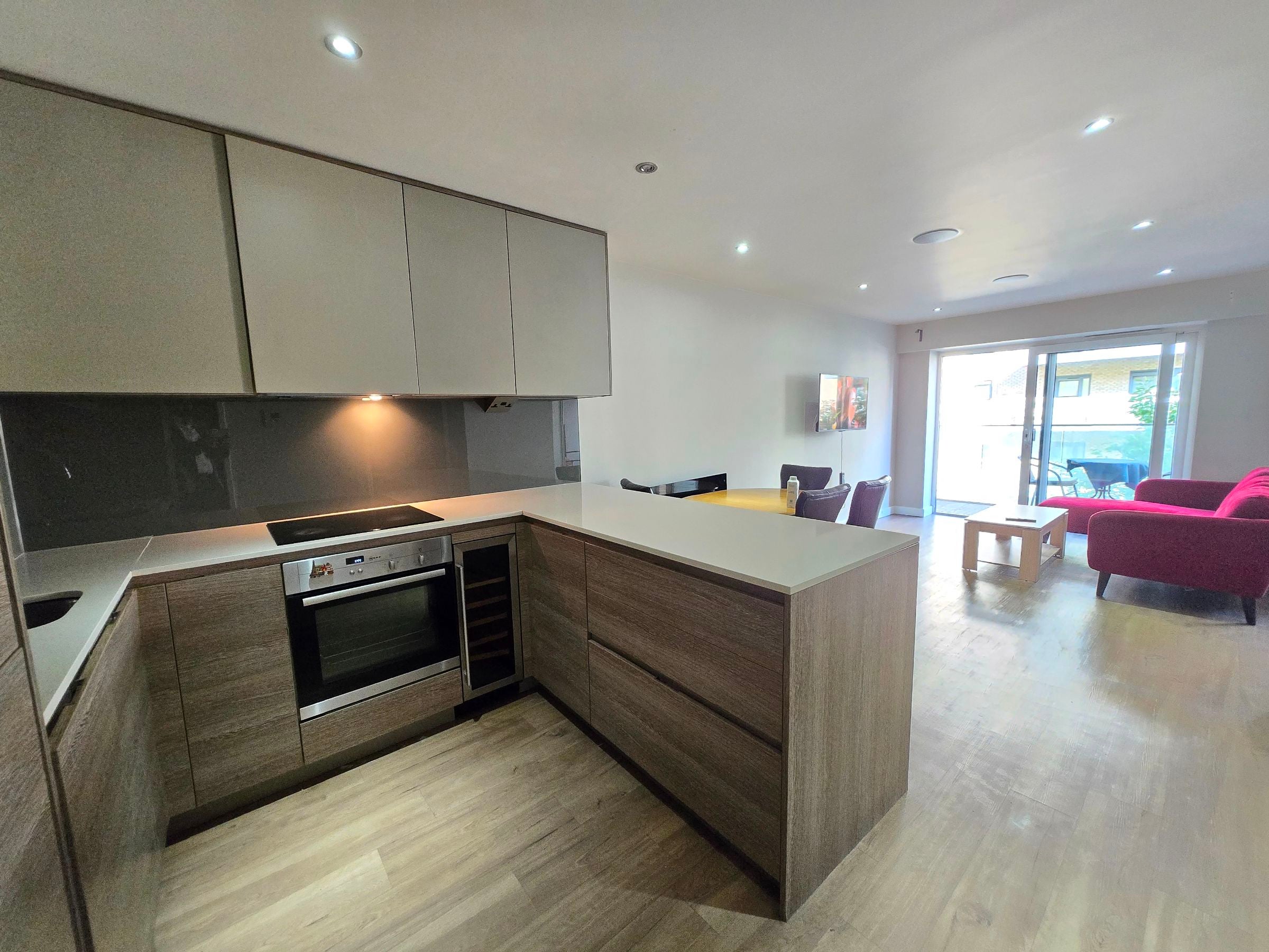 Flat Commander Avenue in Greater London