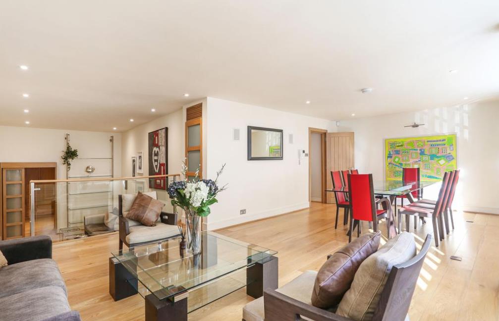 Flat Abbey Road in City of Westminster
