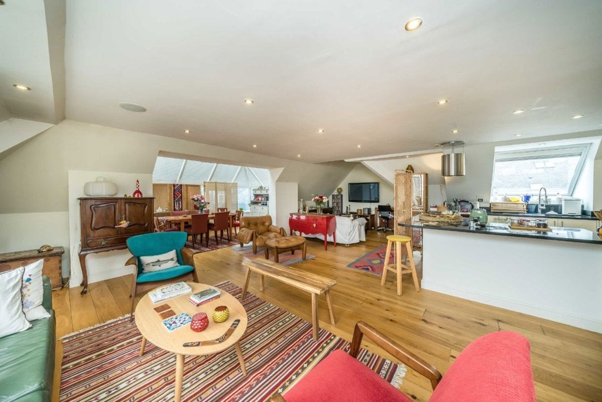 Flat William Morris Way in Greater London