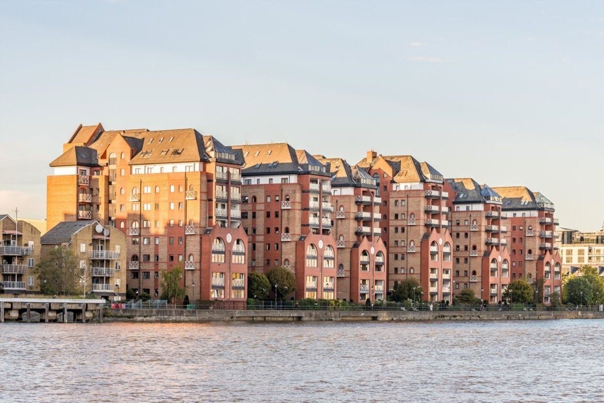 Flat William Morris Way in Greater London