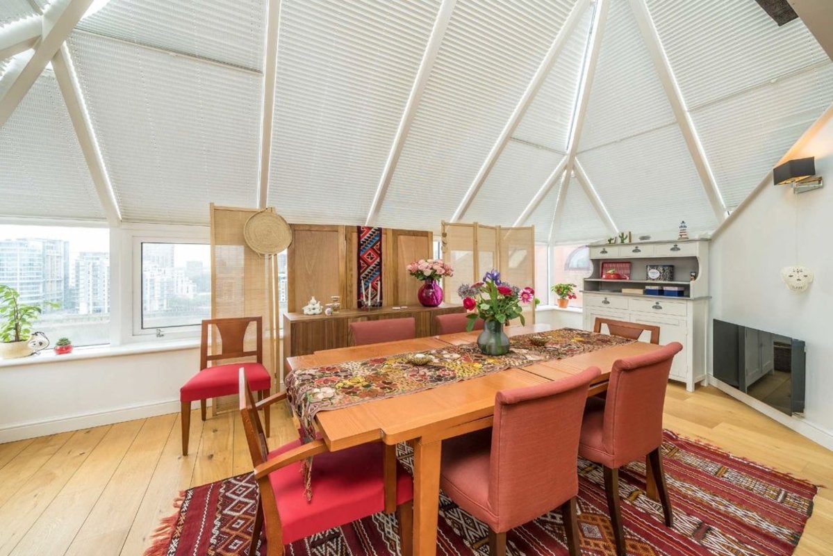 Flat William Morris Way in Greater London