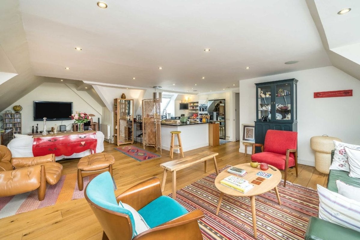 Flat William Morris Way in Greater London