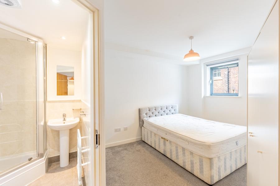 Flat York Place in Leeds