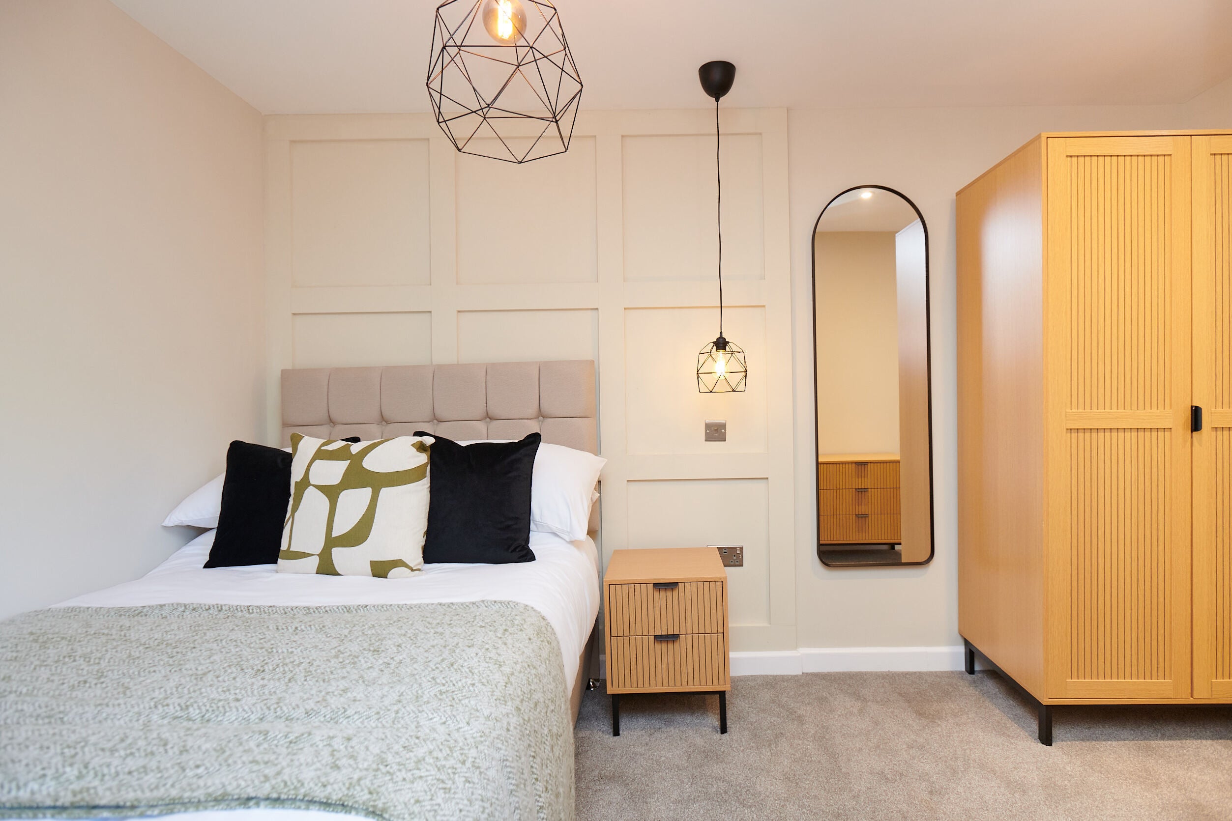 Room Lord Haddon Road in Erewash