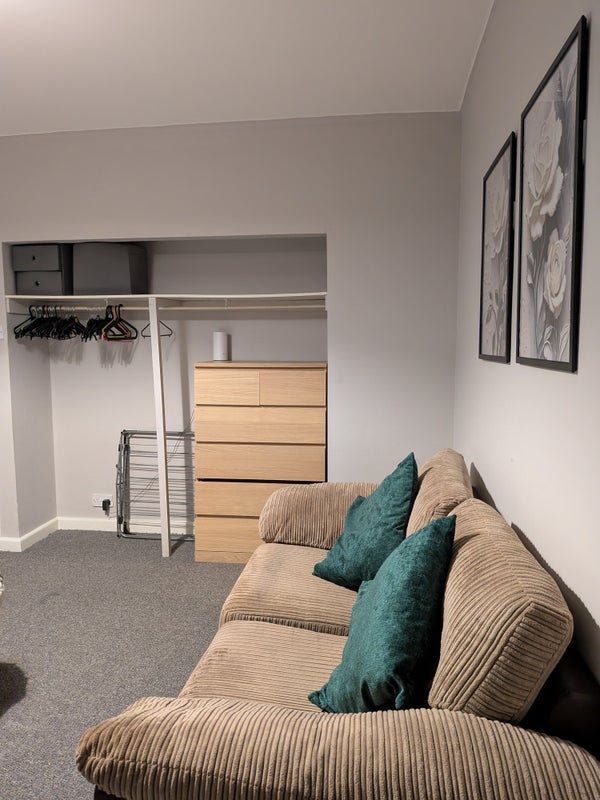 Room Granville Road in Newcastle upon Tyne