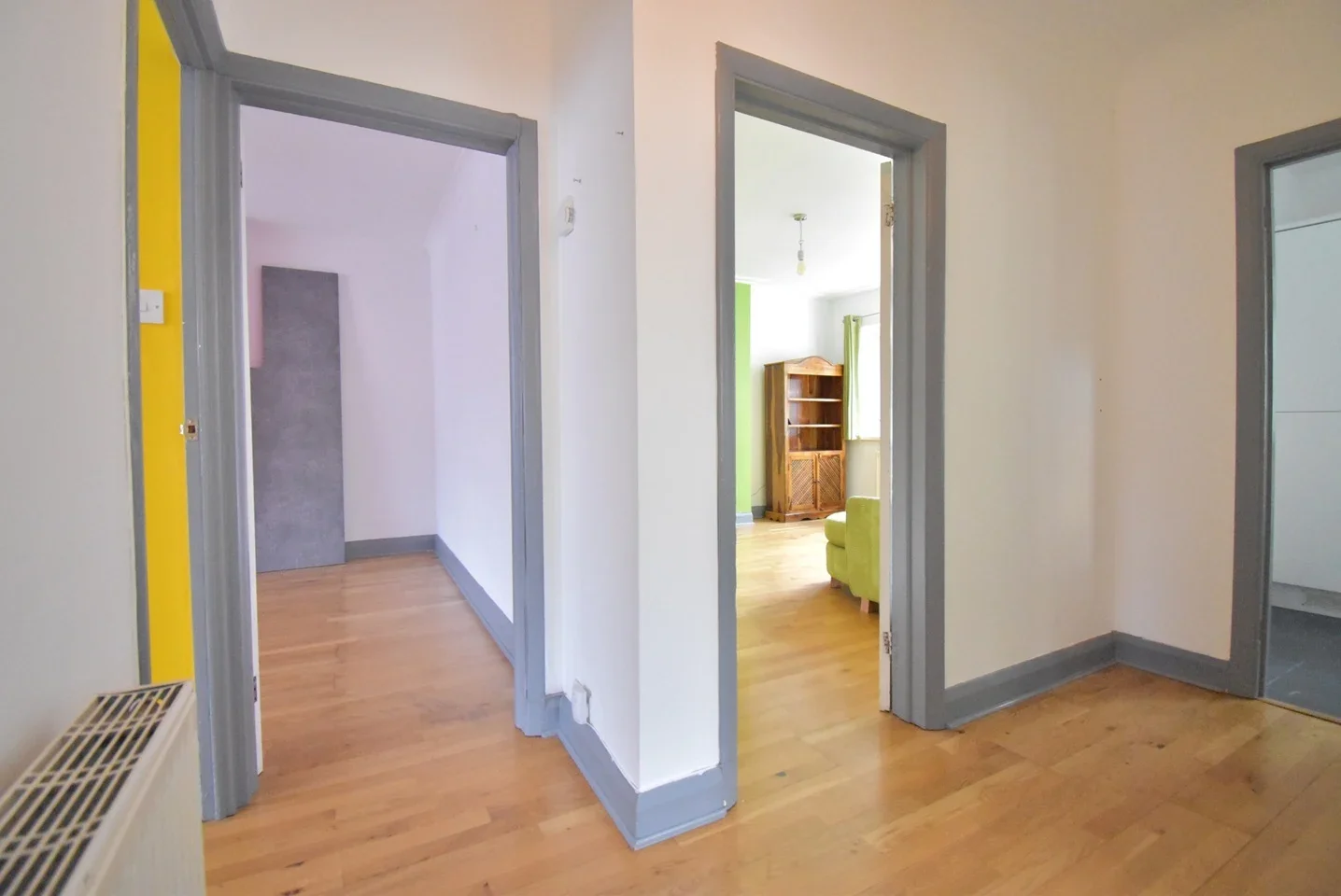 Flat Chambers Lane in Greater London