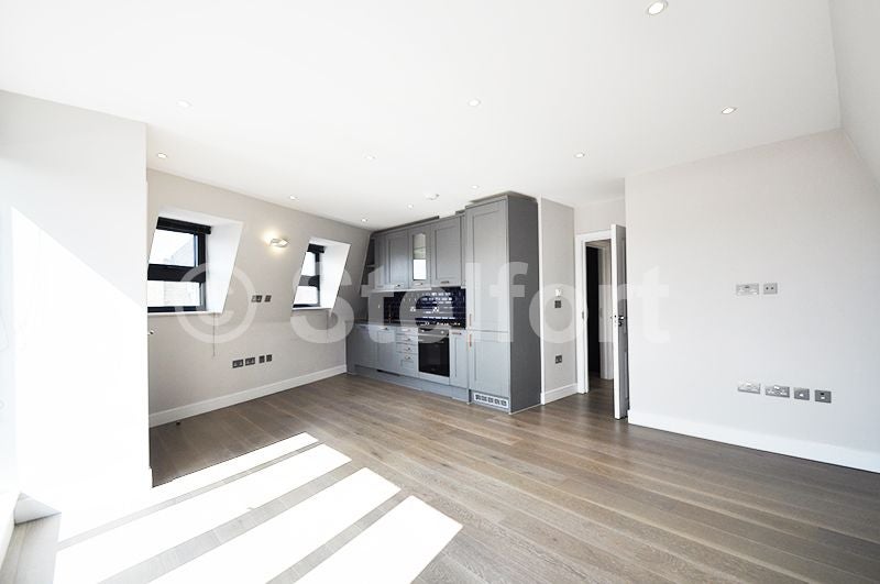 Flat Emma Street in Greater London