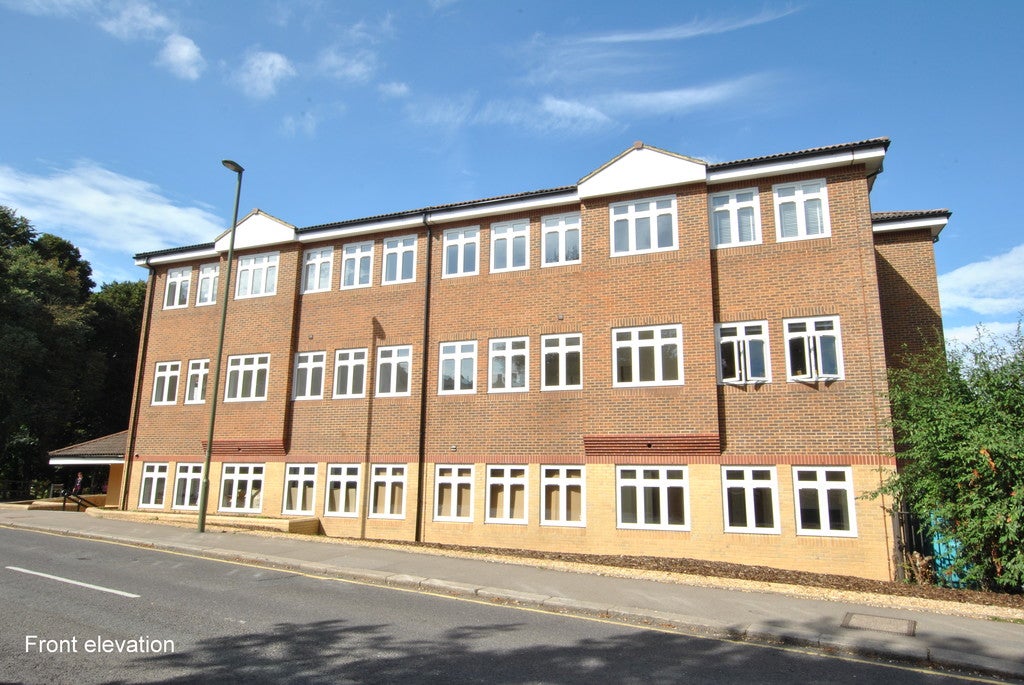 Flat Bell Street in Reigate and Banstead