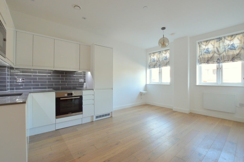 Flat Bell Street in Reigate and Banstead