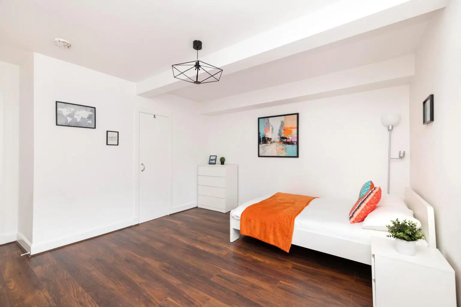 Flat Nicolson Street in City of Edinburgh