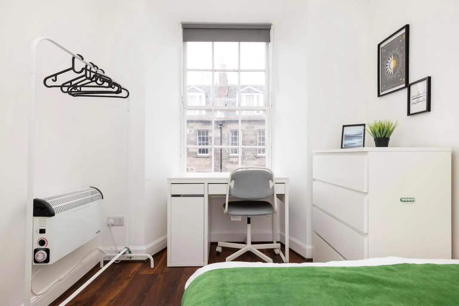 Flat Nicolson Street in City of Edinburgh