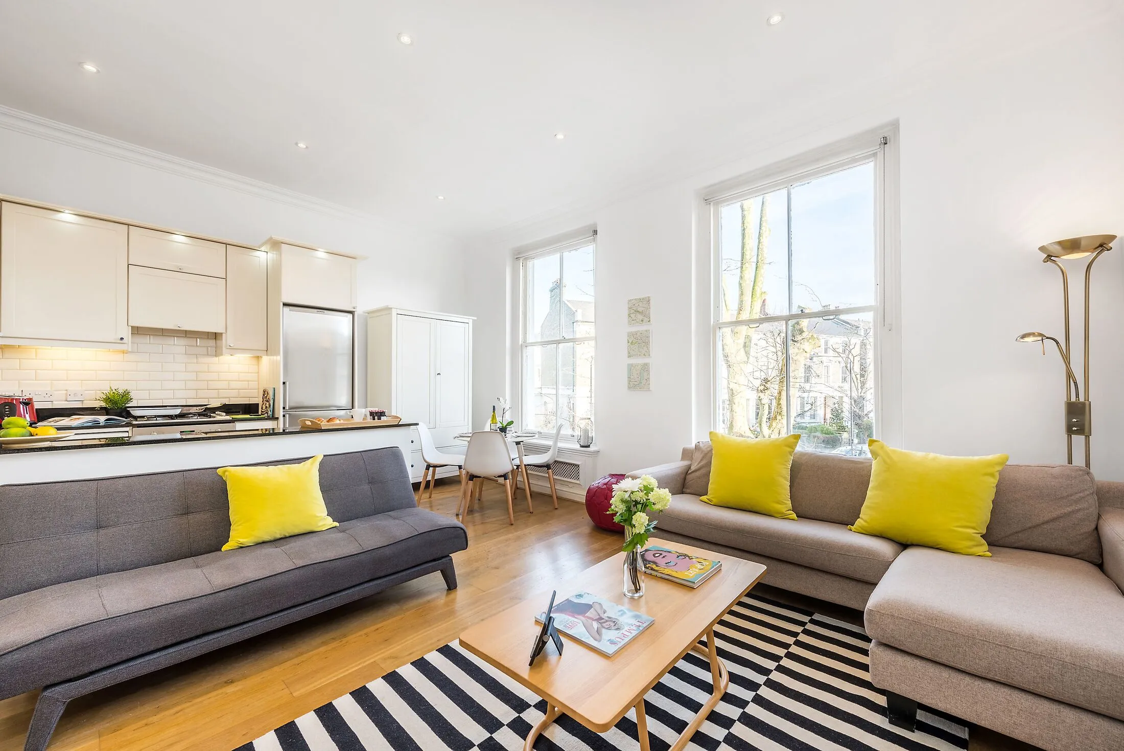 Flat Oxford Gardens in Greater London