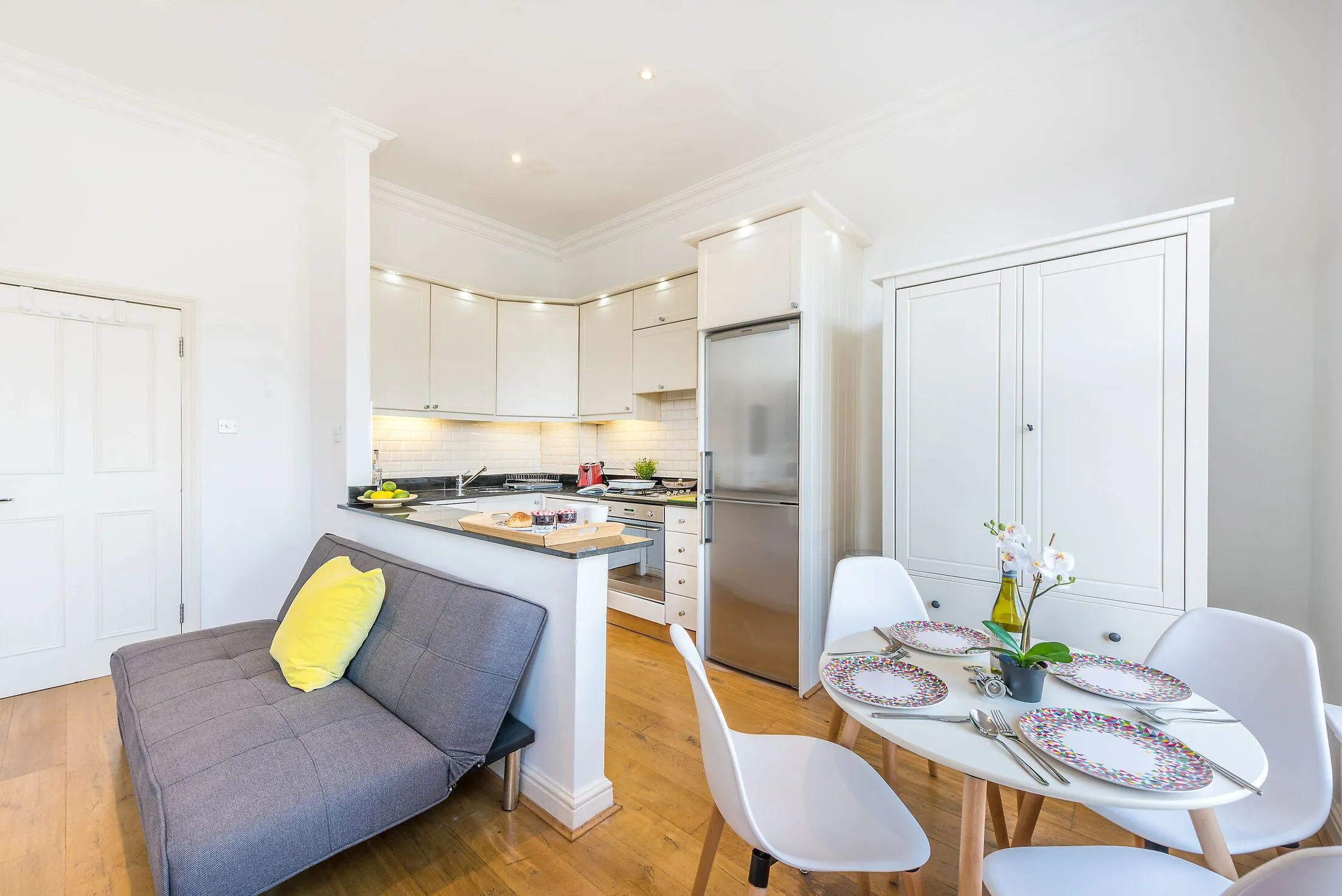 Flat Oxford Gardens in Greater London