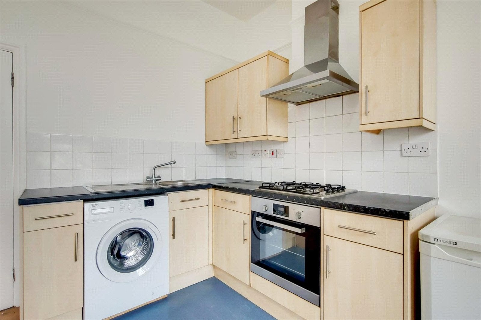 Flat Gleneldon Mews in Greater London