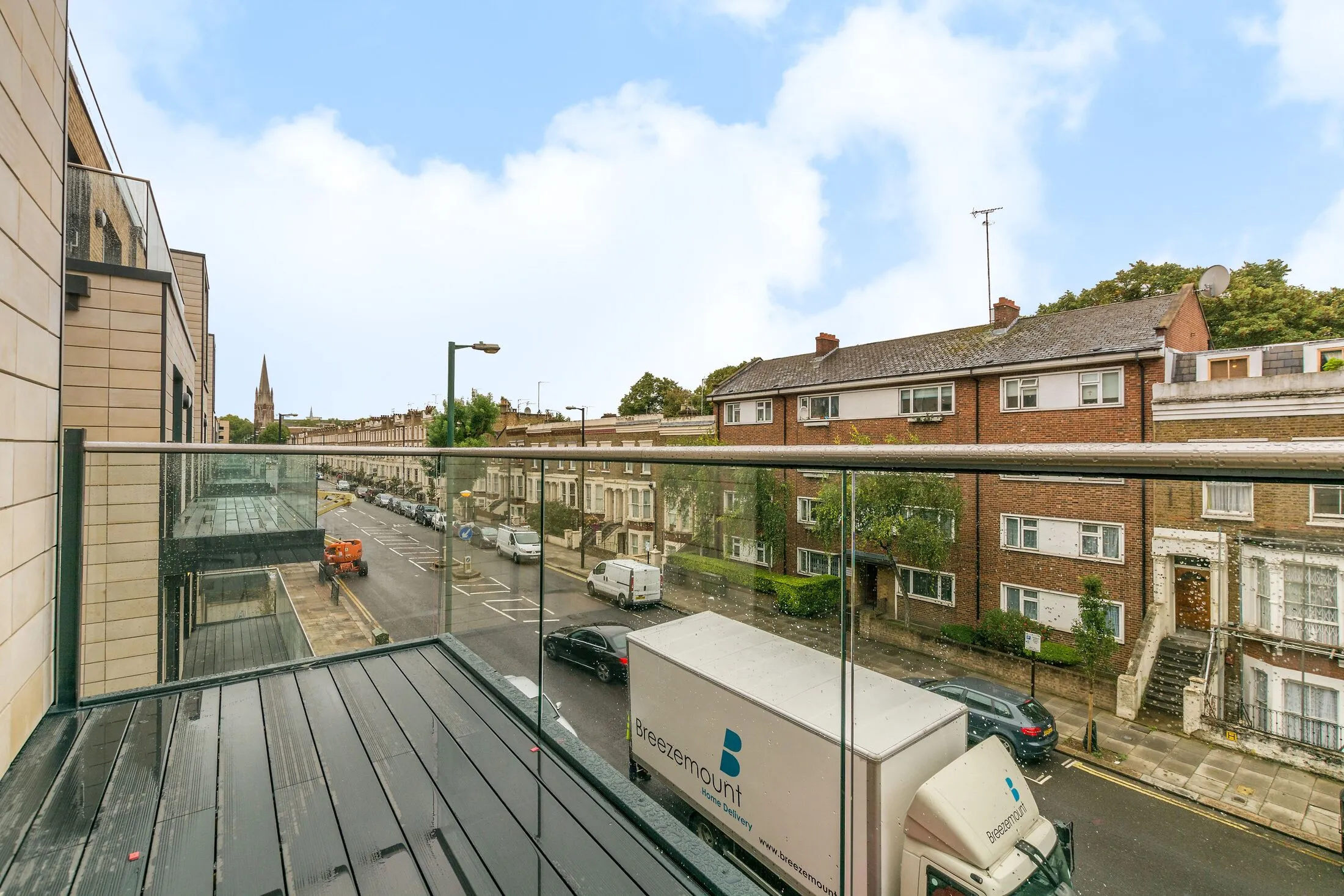 Flat Kilburn Park Road in Greater London