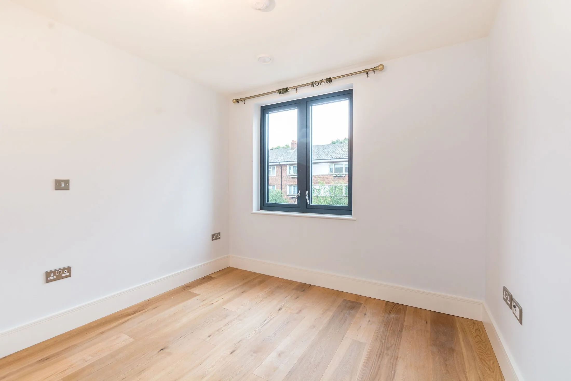 Flat Kilburn Park Road in Greater London