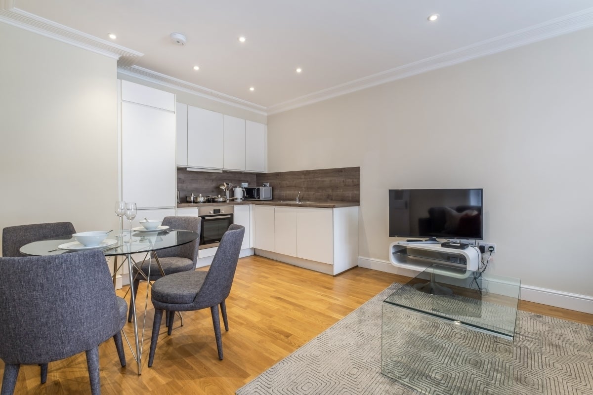 Flat King Street in Greater London