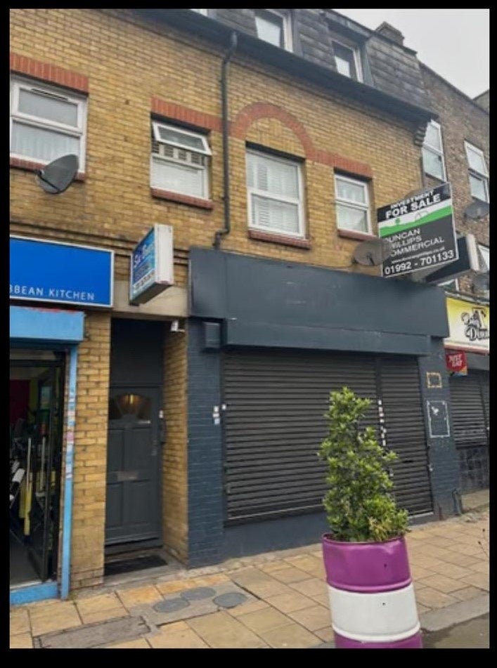 Flat Clacton Road in Greater London
