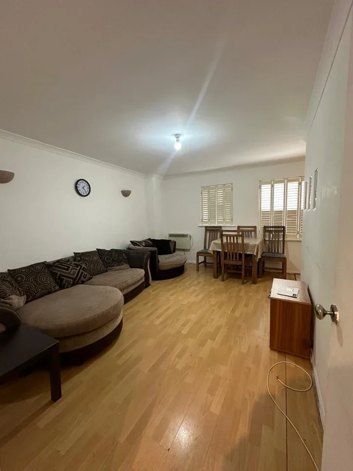 Flat Clacton Road in Greater London