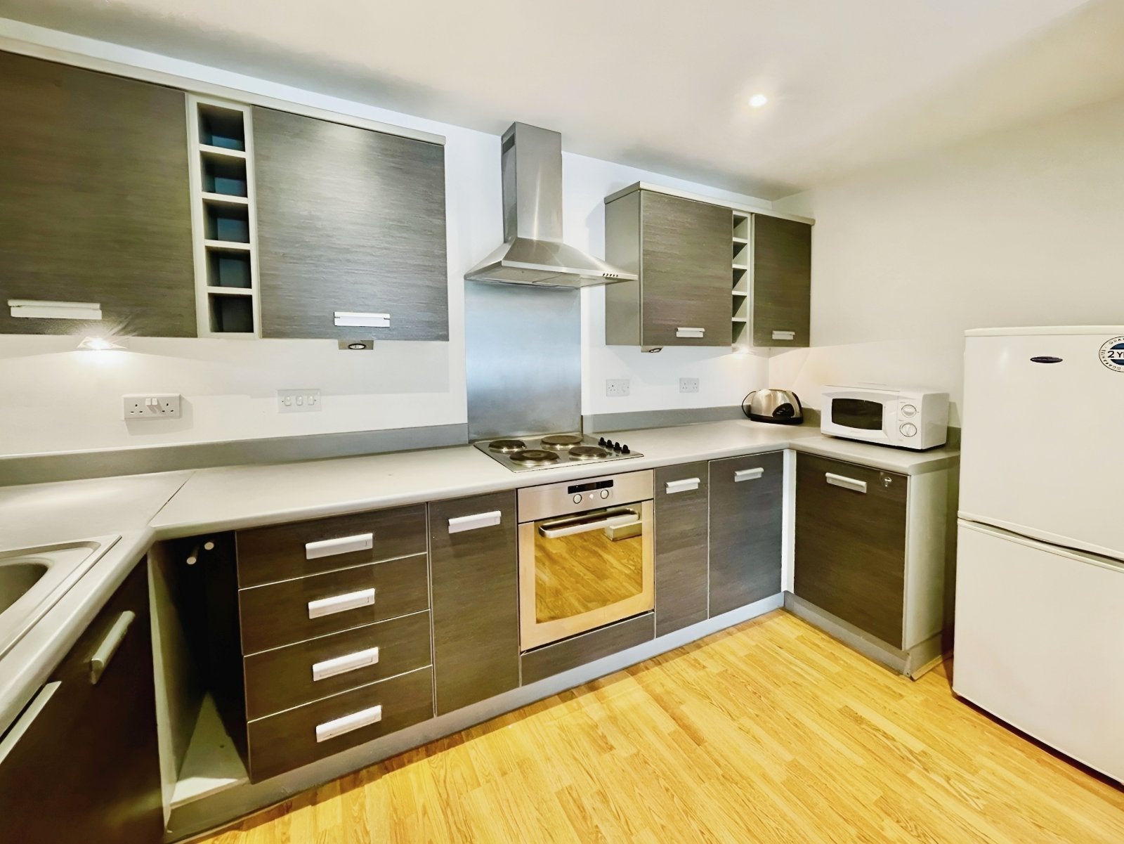 Flat Spring Close Avenue in Leeds