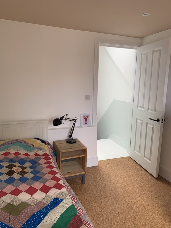 Room Brookdale Road in Greater London