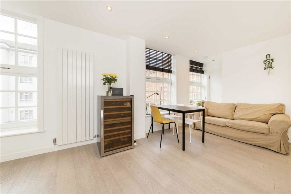 Flat Clare Street in Greater London