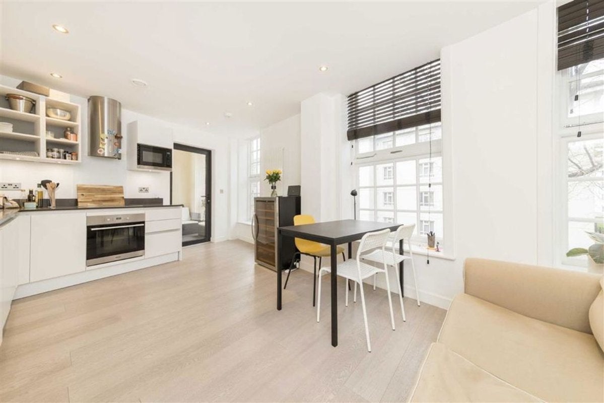 Flat Clare Street in Greater London