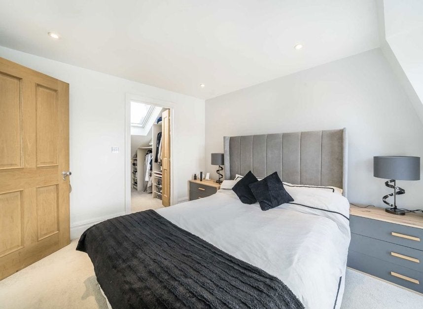 House Garratt Lane in Greater London