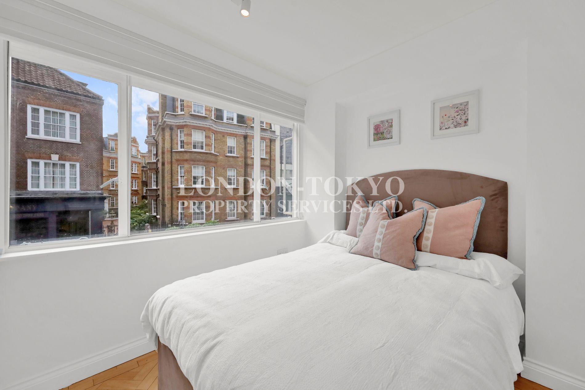 Flat Kensington Church Street in Greater London