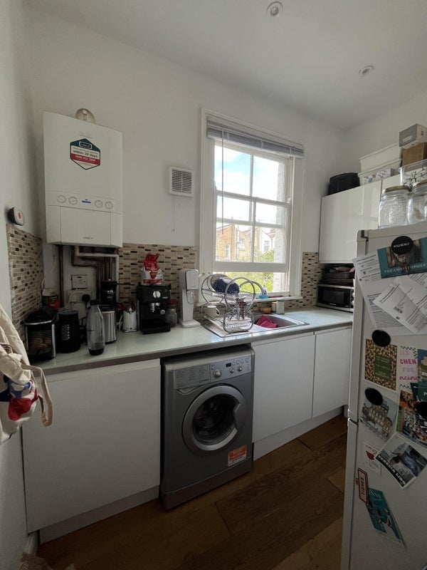 Room Mayton Street in Greater London