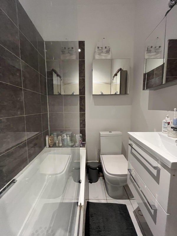 Room Mayton Street in Greater London