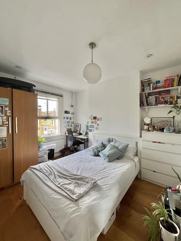 Room Mayton Street in Greater London