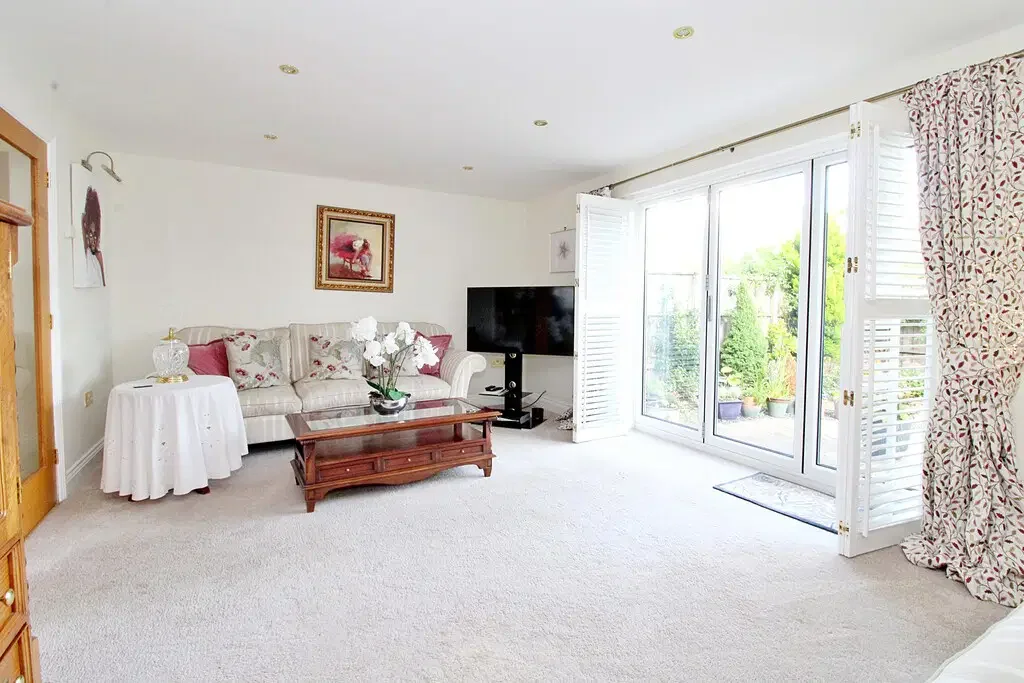 House Willow Gardens in Rugby