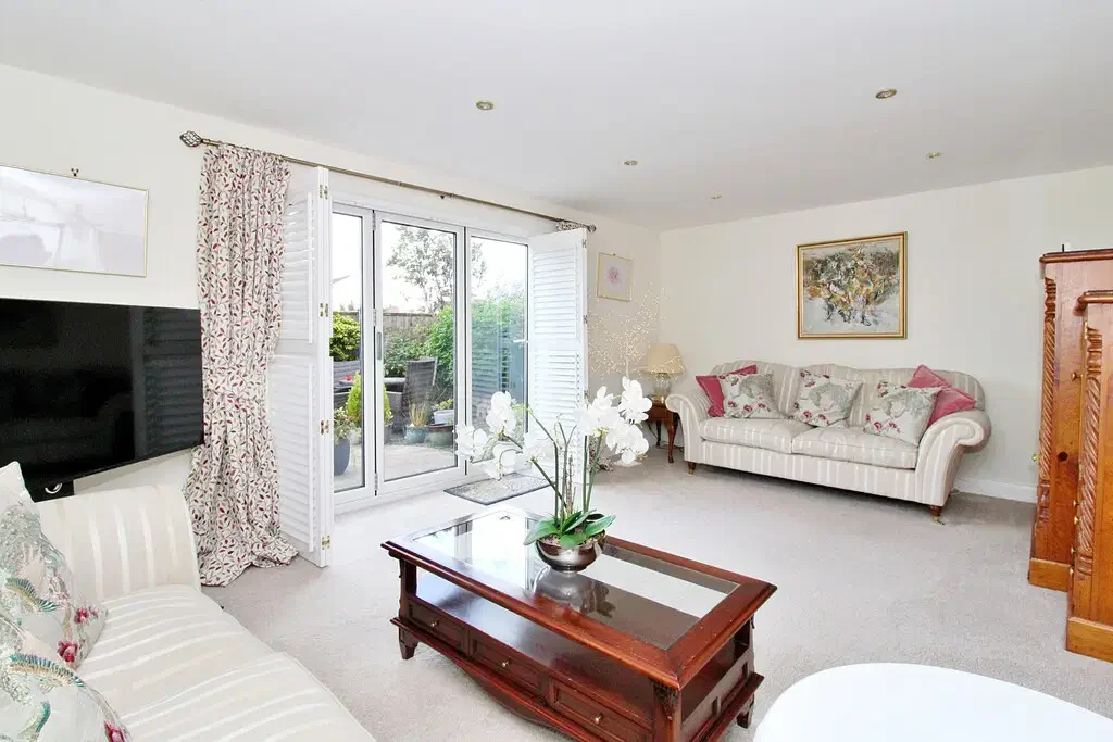 House Willow Gardens in Rugby