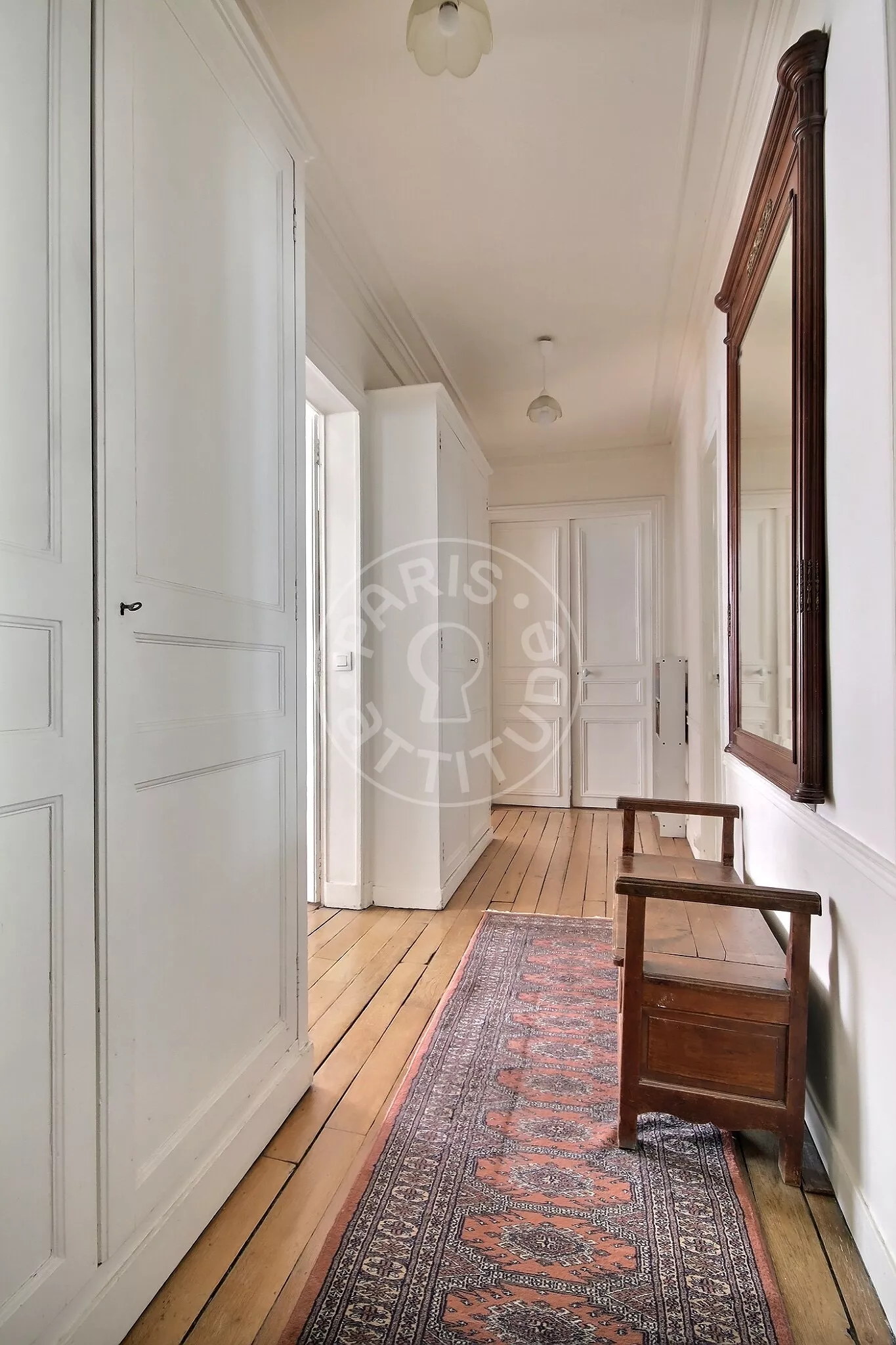 Flat Rue Saint-Placide in Paris