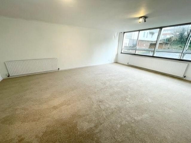 Flat Eaton Road in Portslade by Sea