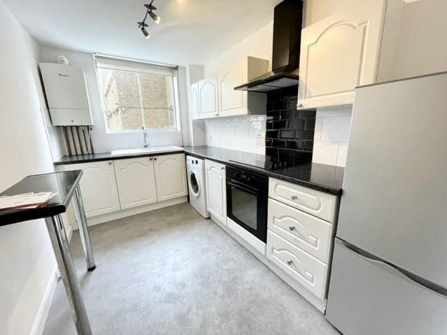 Flat Eaton Road in Portslade by Sea