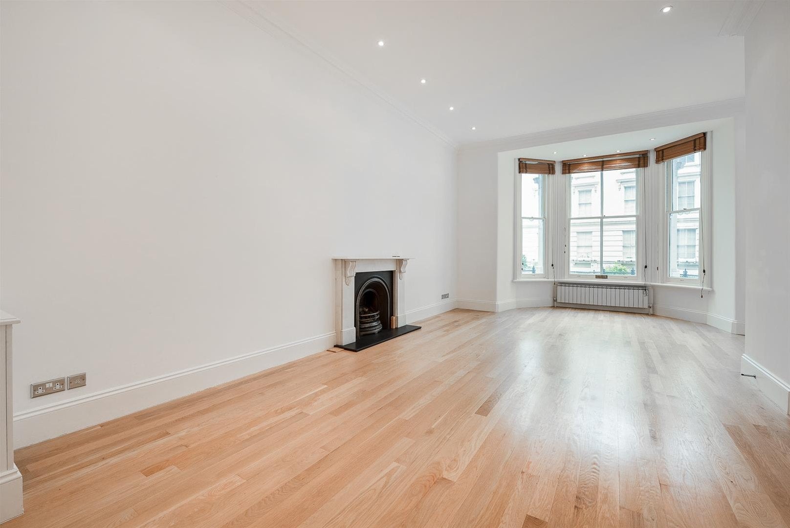 Flat Old Brompton Road in Greater London