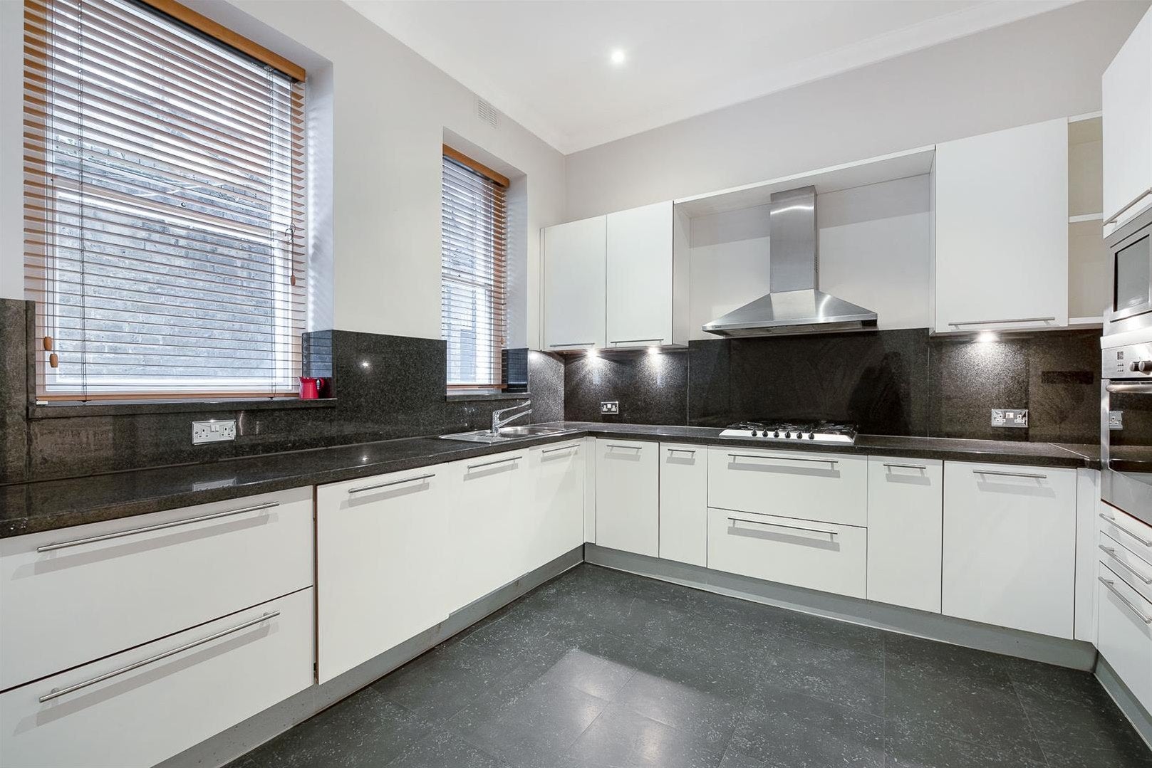 Flat Old Brompton Road in Greater London