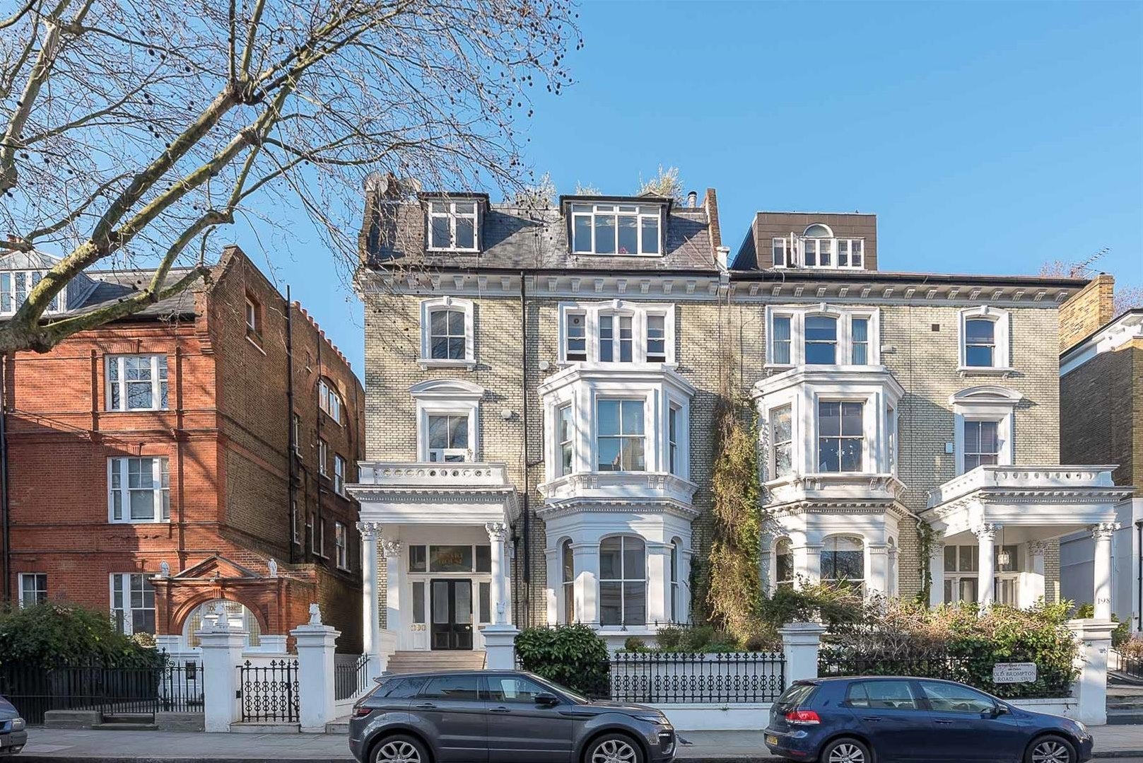 Flat Old Brompton Road in Greater London