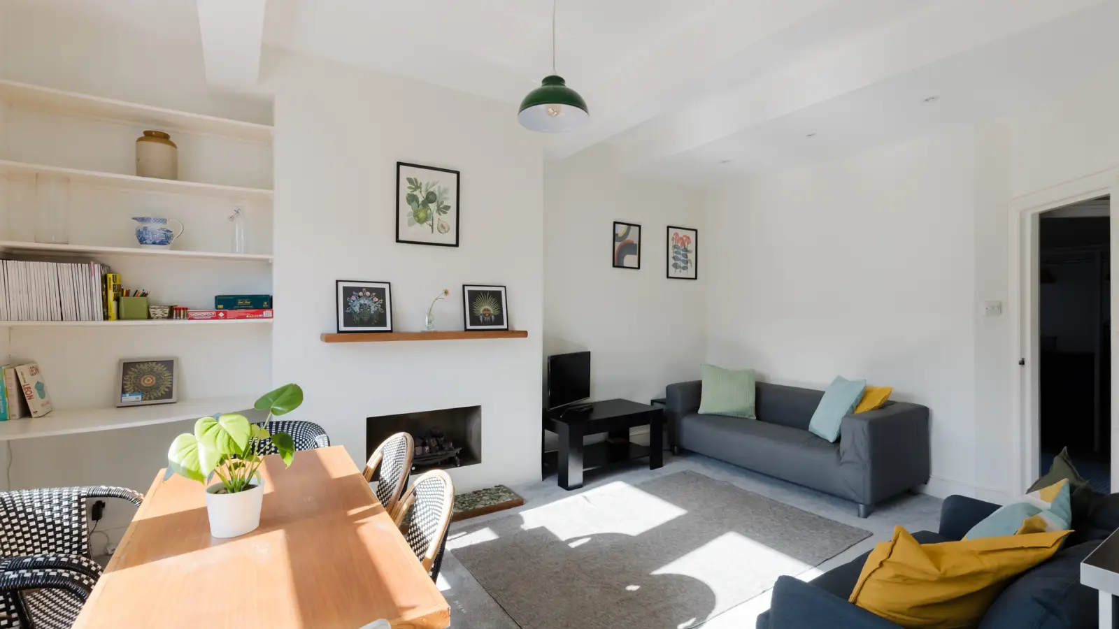 Flat The Chase in Greater London