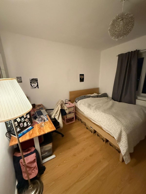 Room Ashford Street in Greater London