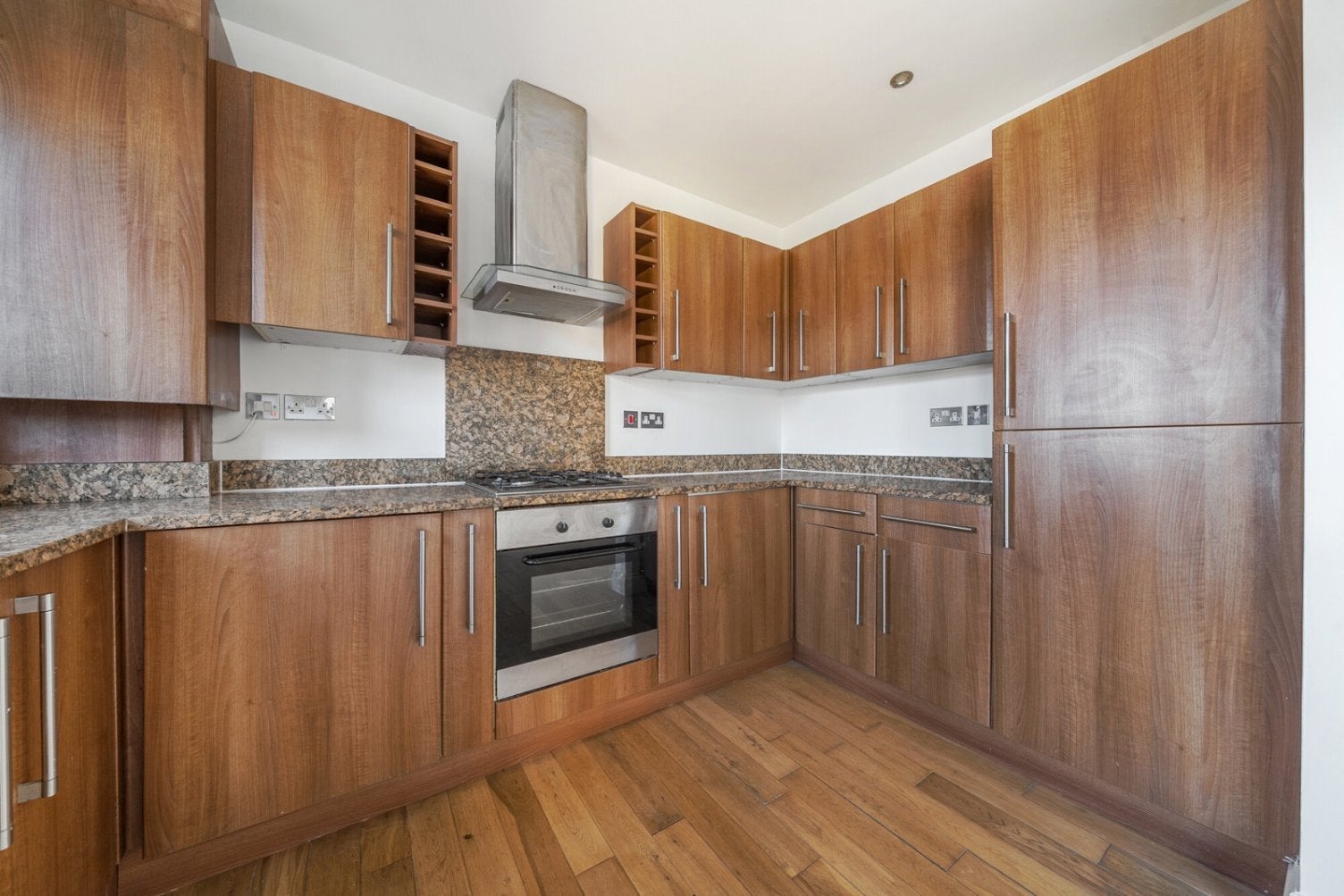 Flat Mayplace Road East in Greater London