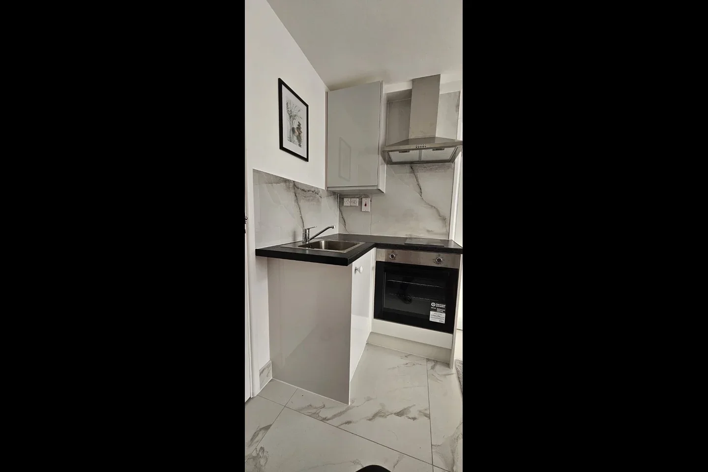 Flat Petworth Way in Greater London