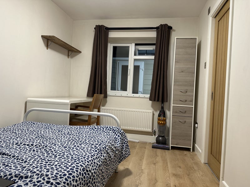 Flat Windsor Road in Slough
