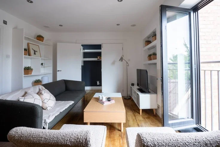 Flat Cheshire Street in Greater London